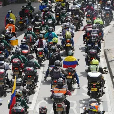 Precio de la gasolina obliga a las motos a buscar alternativas para ahorrar.