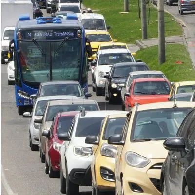Precio de la gasolina no sube para los taxis: carros confirmados.