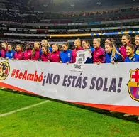 América y Barcelona con manta de apoyo a Jenni Hermoso