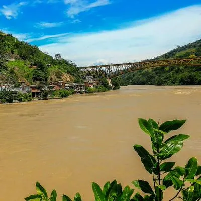 Una niña de 8 años murió trágicamente en el río Cauca en medio de un paseo familiar. Lograron encontrar el cuerpo kilómetros más adelante.