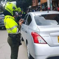 Conozca en qué casos puede embargarlo por multas de transito en Bogotá, cómo consultar si tiene un comparendo y cómo pagarlo.