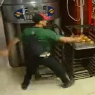 Sujetos robaron una pendería en Ibagué y se llevaron el pan del lugar. Amedrentaron a los propietarios con un arma blanca y los encerraron en un cuarto.