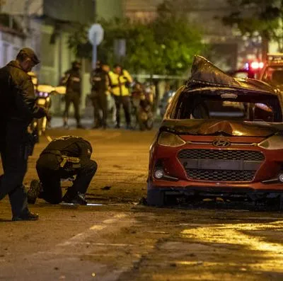 Carro bomba que explotó en el centro de Quito, Ecuador, la noche de este 30 de agosto.