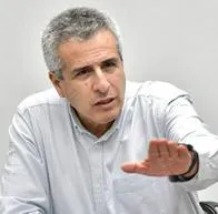 El ministro del Interior fue crítico con el Gobierno por demoras en la reforma a la salud y la creación de una mesa de diálogo por congresistas.