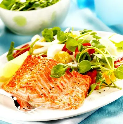 Revelan que el salmón es el pescado más saludable para comer y tiene grandes beneficios en la salud.