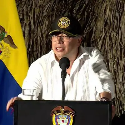 El presidente Gustavo Petro, en alocución retransmitida en diferido por canales nacionales.