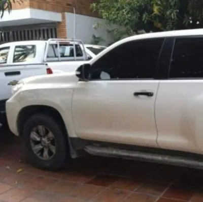Ladrones se robaron una camioneta en Kennedy (Bogotá), sin saber que era un vehículo de la UNP y que tenía GPS, reportó Noticias Caracol.