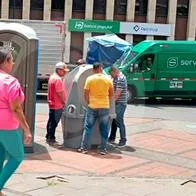 ¡Insólito! Montaron orinal al aire libre en pleno Parque Berrío.