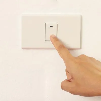 Cómo desmanchar los interruptores de la luz: 6 trucos y recomendaciones para eliminar las manchas, bacterias y suciedad acumulada.