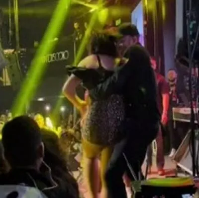Fan de Young Miko causó accidente su 'show' en Barranquilla; se le cruzaron los cables.