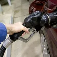 Tanquear gasolina, que sería más rentable hacerlo en la mañana porque está mas fría y dura más.