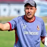 Juan Cruz Real técnico del Deportes Tolima, al lo que los hinchas ya le piden irse por mal partido con Bucaramanga y malos resultados.