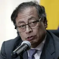 Gustavo Petro plantea pagar en la factura de la luz una cuota para usar transporte público