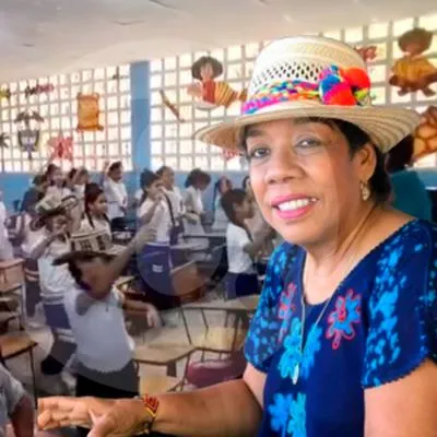 Una profesora del Atlántico enseña inglés a ritmo de cumbia y vallenato