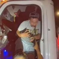 Momento en el que el conductor de una mula en La Aurora, Cesar, fue captado, al parecer, poseído por un espíritu