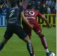 Video viral: Omar Mendoza en Liga MX, expulsado en Querétaro vs Atlas por falta