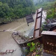 En El Peñón, Santander, colapsó puente metálico por creciente del río Horta, tiene incomunicadas a 5.000 personas