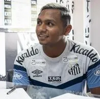 Santos de Brasil oficializó el fichaje de Alfredo Morelos.
