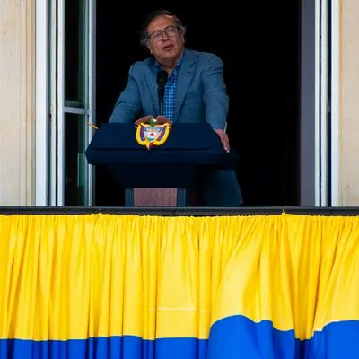 Gustavo Petro tiene 62 % de desaprobación y no gusta que vuelva de Laura Sarabia