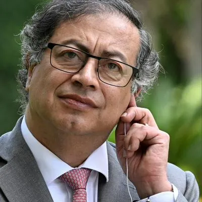 Juan Fernando Petro pareció desmentirse a sí mismo y afirmó que Gustavo Petro no padece el síndrome de Asperger.