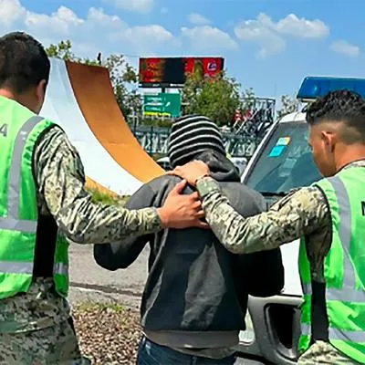 Hombre viola seguridad del AICM