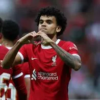 Lusi Díaz se destapó y confesó jugadores con los que se la pasa en Liverpool, cómo afrontó su época más dura y lo que significa representar al club.