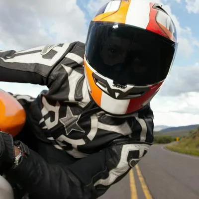 Qué es un intercomunicador para cascos de la moto y cómo elegirlo
