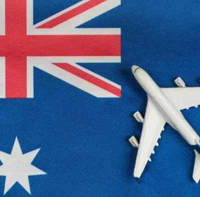 Cuánto dinero necesito para ir a Australia desde Colombia en dólares y pesos
