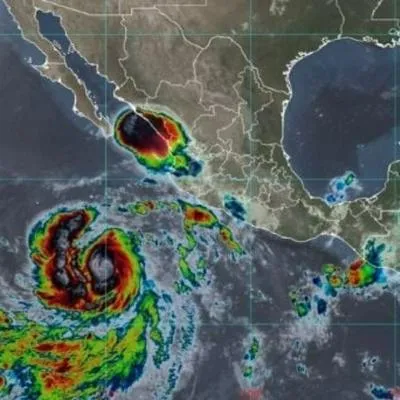 SMN advierte que el huracán 'Jova' ya es de categoría dos.