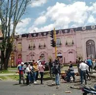 Emergencia en el norte de Bogotá por caída de árbol: dos mujeres heridas y trancón