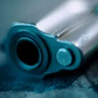 En Barranquilla, papá amenazó con arma a estudiante que molestaba a su hija