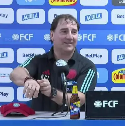 El técnico de la Selección Colombia, Néstor Lorenzo y Juan Guillermo Cuadrado, en rueda de prensa antes de partido con Venezuela,