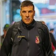 "Que venga alguien que lo pueda intentar": Juan Cruz Real, resignado, luego de su renuncia