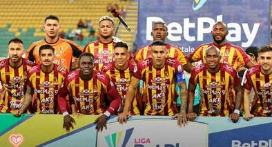 Deportes tolima, barra Revolución Vinotinto Sur pide salidas de variso jugadores.