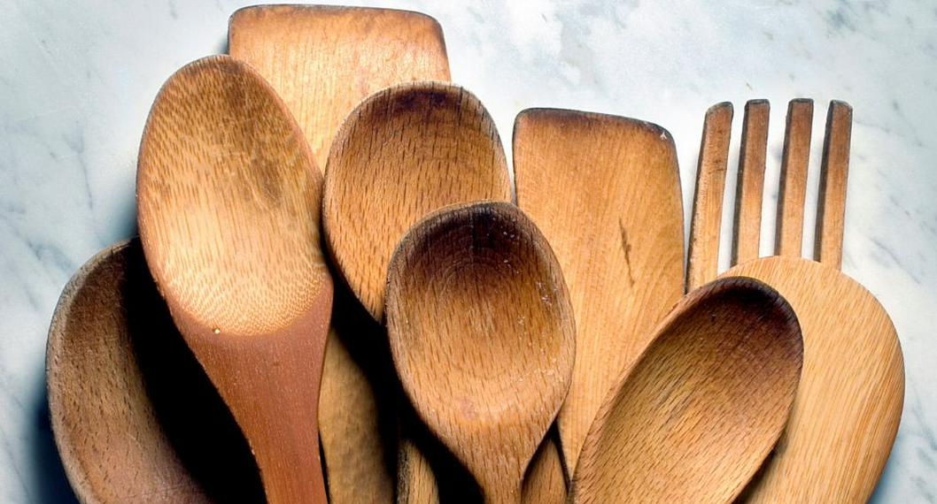 Truco para limpiar las cucharas de madera de la cocina