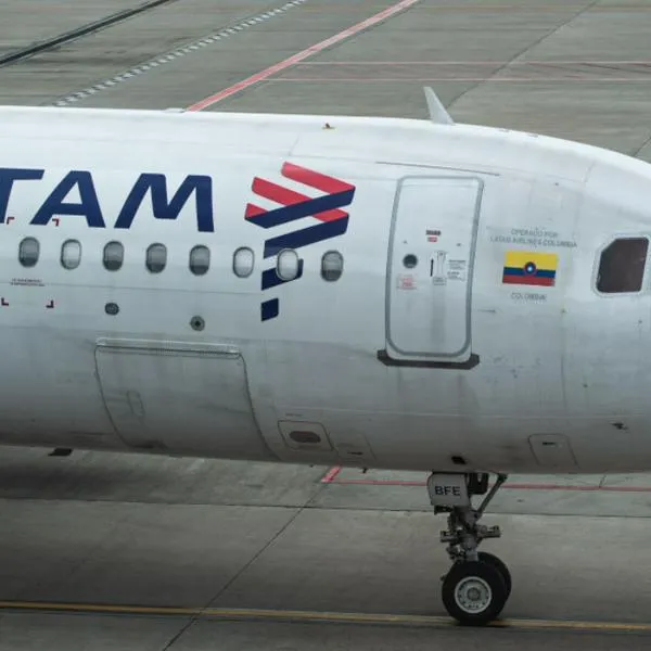 Emergencia en vuelo Bogotá-Cali por fallas en avión; ministra de Ambiente iba a bordo 