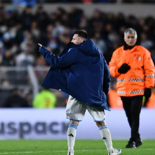 Al final del partido Argentina vs. Ecuador, Lionel Messi le hizo un extraño reclamo al árbitro colombiano Wilmar Roldán. Acá, los detalles.