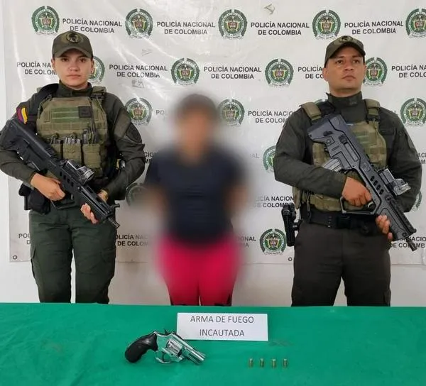 En Rivera-Huila, capturan  mujer con arma de fuego ilegal