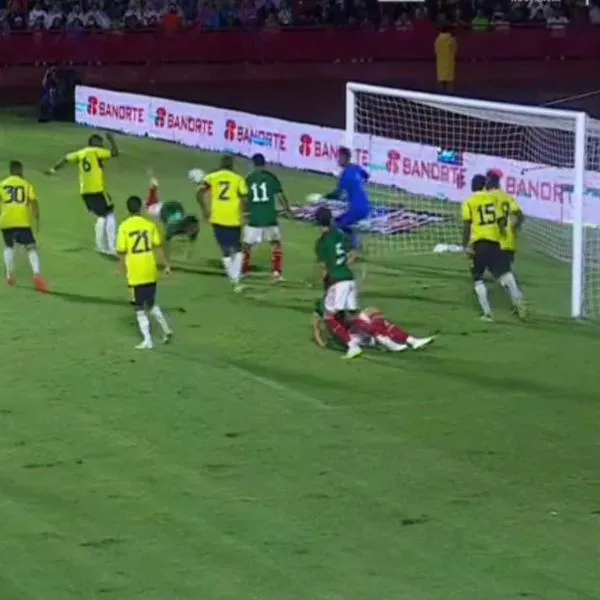 Partido amistoso Colombia vs. México Sub-23: pase de escorpión tipo Higuita 