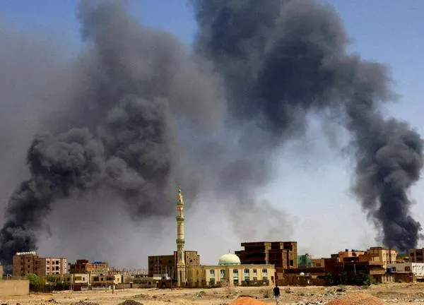 Bombardeo dejó más de 40 muertos y decenas de heridos en Sudán, se teme que el numero de víctimas aumente.