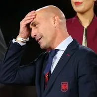 Luis Rubiales por fin envió su carta de renuncia y deja el puesto de presidente de la Federación Española de Fútbol y de vicepresidente de la Uefa. 