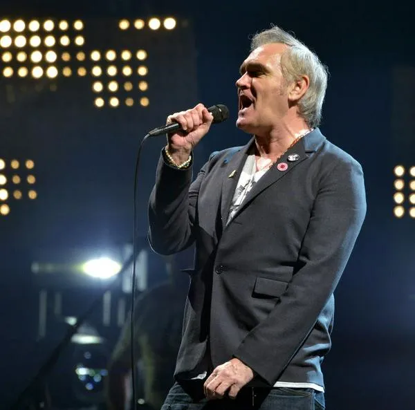 Concierto de Morrissey en Bogotá es aplazado ya que el cantante al llegar a México se contagio de Dengue.