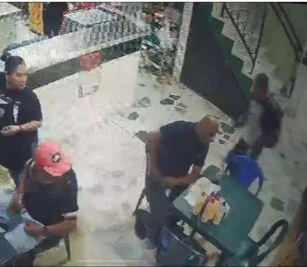 Intranquilidad en Cali: ladrón agarró a los comensales de quieto, en un restaurante en El Porvenir