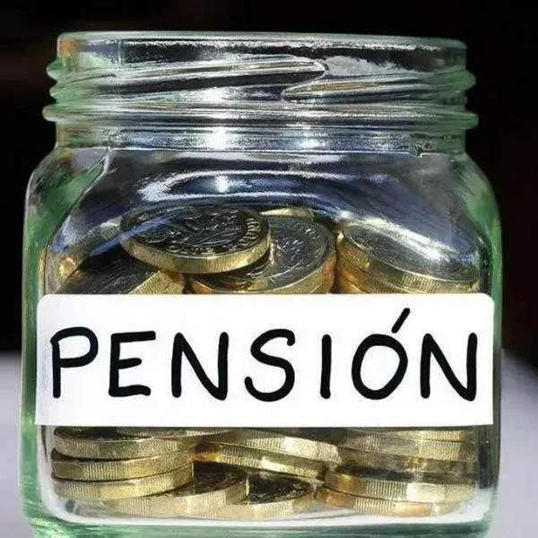 Los fondos privados de pensiones insisten en aumentar la edad de jubilación en Colombia y preocupan a millones de trabajadores por reforma pensional.