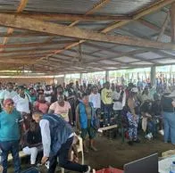 El Frente de Guerra Occidental del Eln entregó a dos personas que fueron secuestradas desde agosto. Además, los acusó de ser parte del 'Clan del Golfo'.