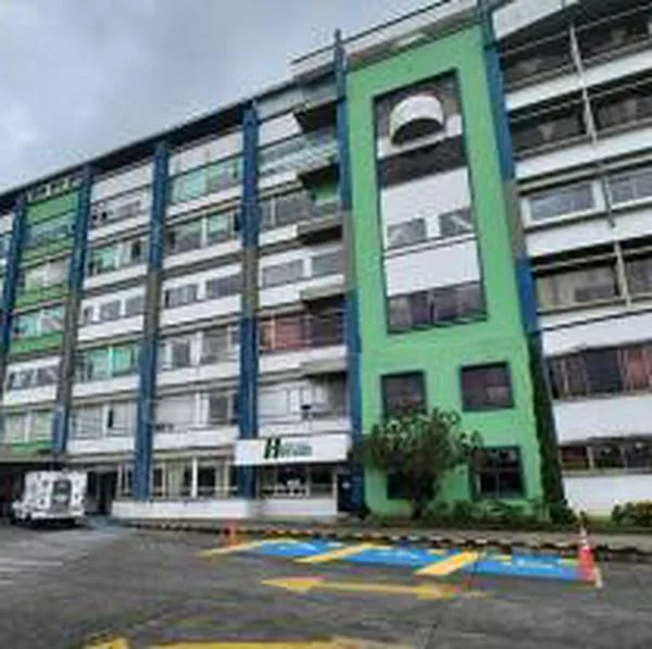 Hombre fue apuñalado 3 veces por su hermano en la plaza Bolívar de Armenia.