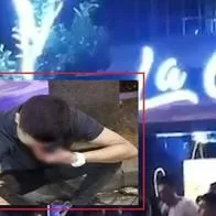 Joven al que discoteca debe indemnizar por $ 200 millones, tras ser golpeado por un vigilante, aseguró que necesita más cirugías.