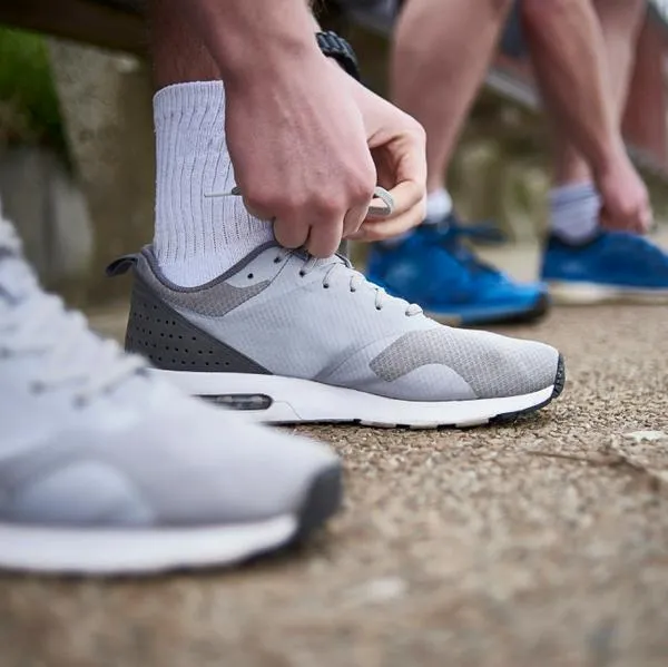 Famosa marca deportiva sorprende a clientes con 2x1 en calzado; hay beneficio con banco