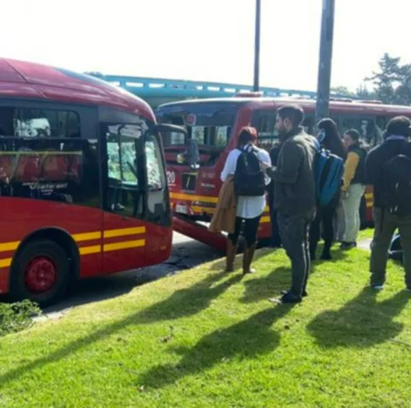 Accidente de Transmilenios dejó 5 personas heridas en avenida Las Américas con Calle 13.