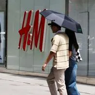 H&M, marca de origen sueco, ahora vende ropa de segunda mano en Europa y la promoción pronto podría llegar a las tiendas de Colombia.